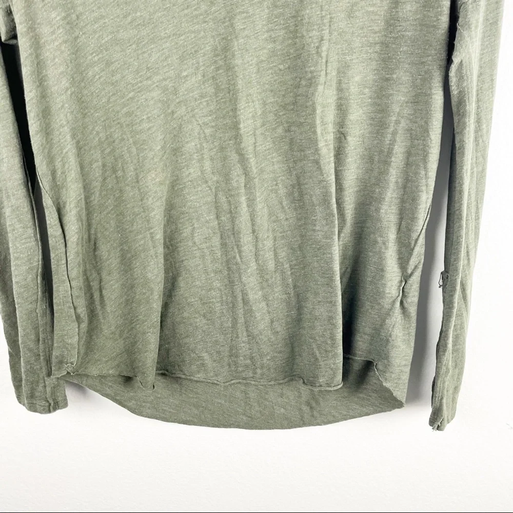 FREE PEOPLE WE THE FREE Green Scoop Neck Slouchy Distressed Snap Cuff Top Small